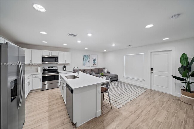 Building Photo - 515 Lilac Ct