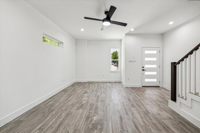 Foto del edificio - 990 Marjorie St