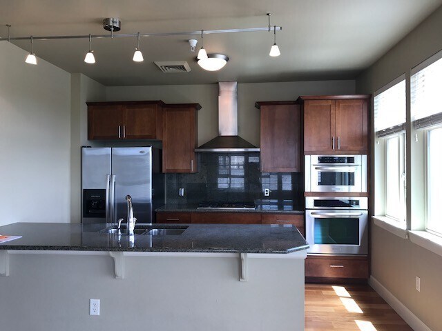 Foto del edificio - Incredible 5th Floor Condo ~ City Side Lofts
