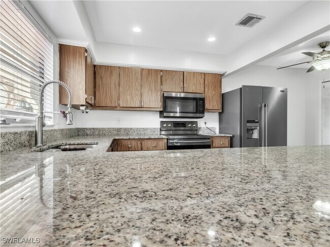 Foto del edificio - 624 SE 12th Ct