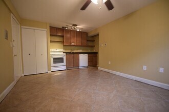 Building Photo - 1 Colonial Village Dr
