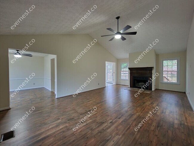 Foto del edificio - 2047 Arbor Forest Dr SW