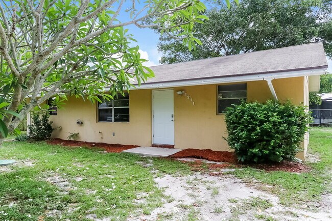 Foto del edificio - 1211 SE Sea Oat Ln