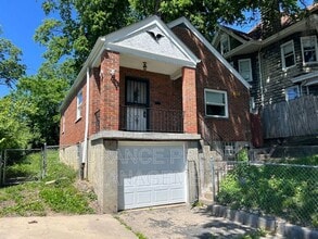 Building Photo - 937 Grand Ave