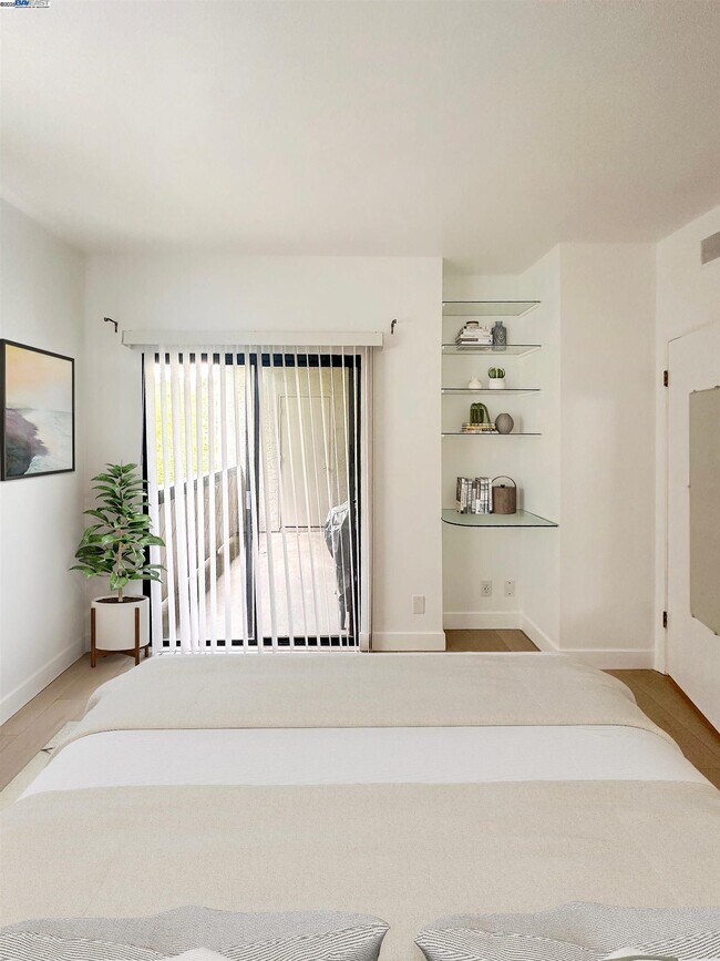 Foto del edificio - 1256 Stanhope Ln