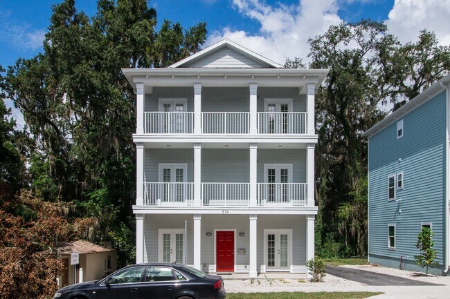 Foto del edificio - 834 SW 9th St
