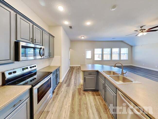 Foto del edificio - 12608 Summerwood Dr