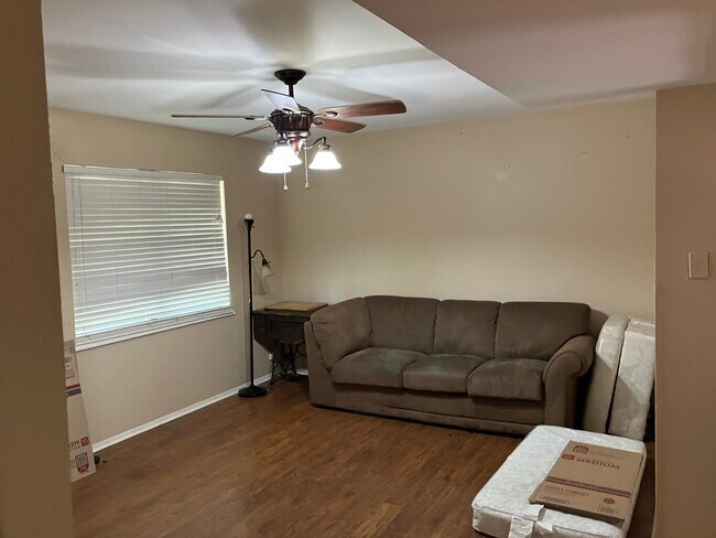 Foto del edificio - 1906 Sunnyside Rd