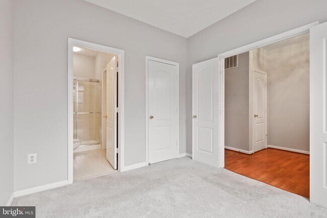 Building Photo - 13125 Park Crescent Cir
