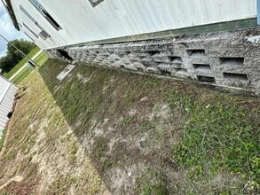 Building Photo - 8401 Breeze Hill Dr