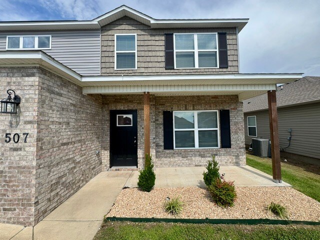 Building Photo - 507 Ashwood St