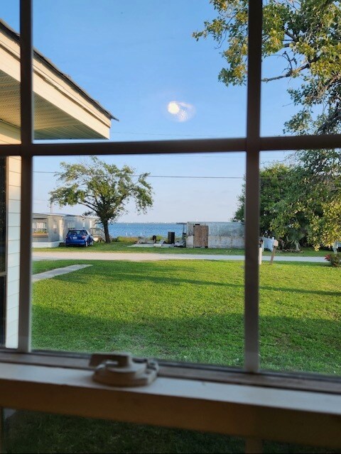 Foto del edificio - 116 Waterfront Ave