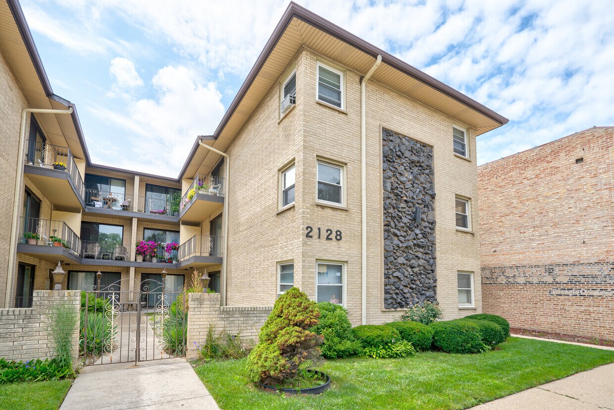 2128 N Harlem Ave Unit 2E, Chicago, IL 60707 Condo for Rent in
