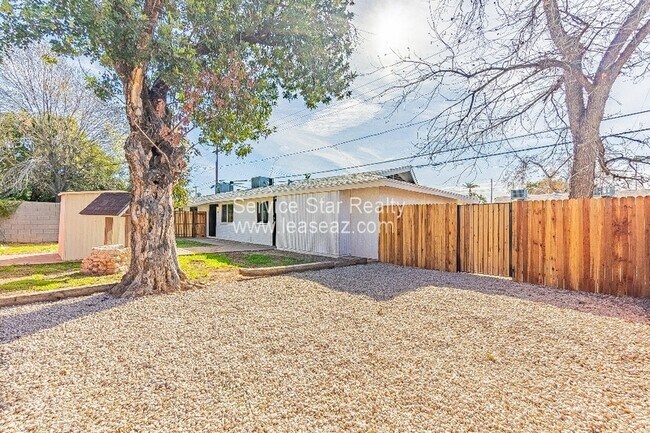 Building Photo - 4142 N 9th Ave