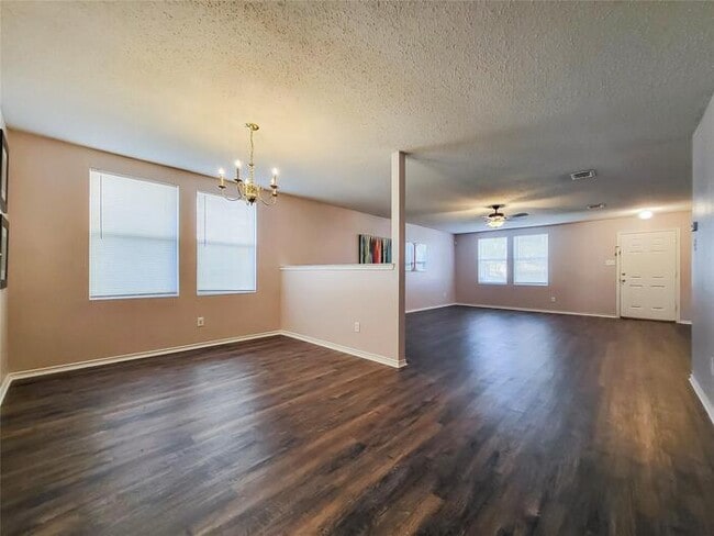 Building Photo - Open floorplan in Fort Worth 3/2/2