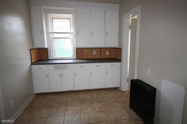 Foto del edificio - 5 br, 3 bath House - 1002 S Westnedge Ave ...