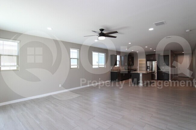 Building Photo - 10967 W Melvin St