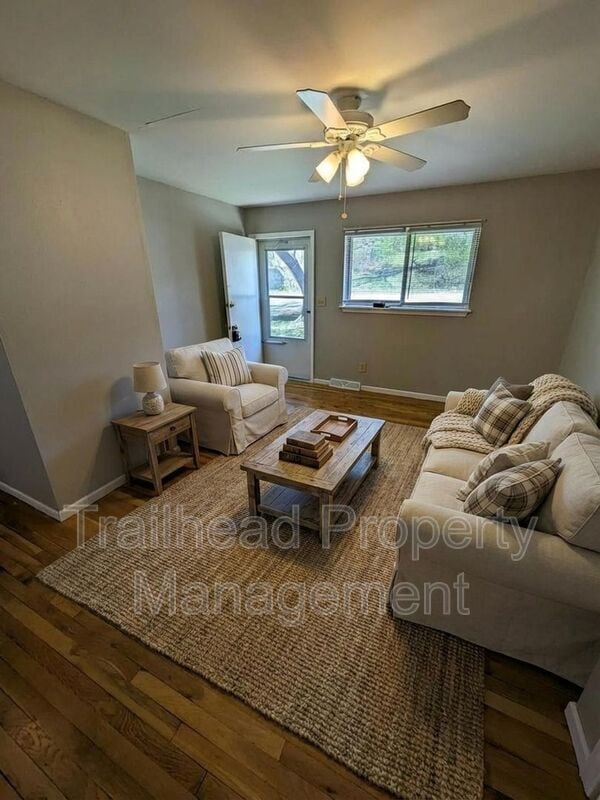 Foto del edificio - 110 S High St