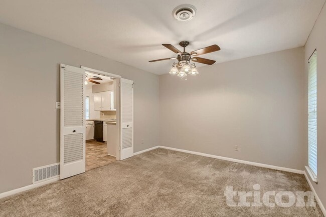 Building Photo - 908 Hilton Pl