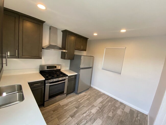 Building Photo - Charming one bedroom, one bath - back unit...