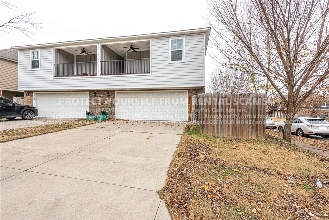 Building Photo - 1374 N Corsica Dr