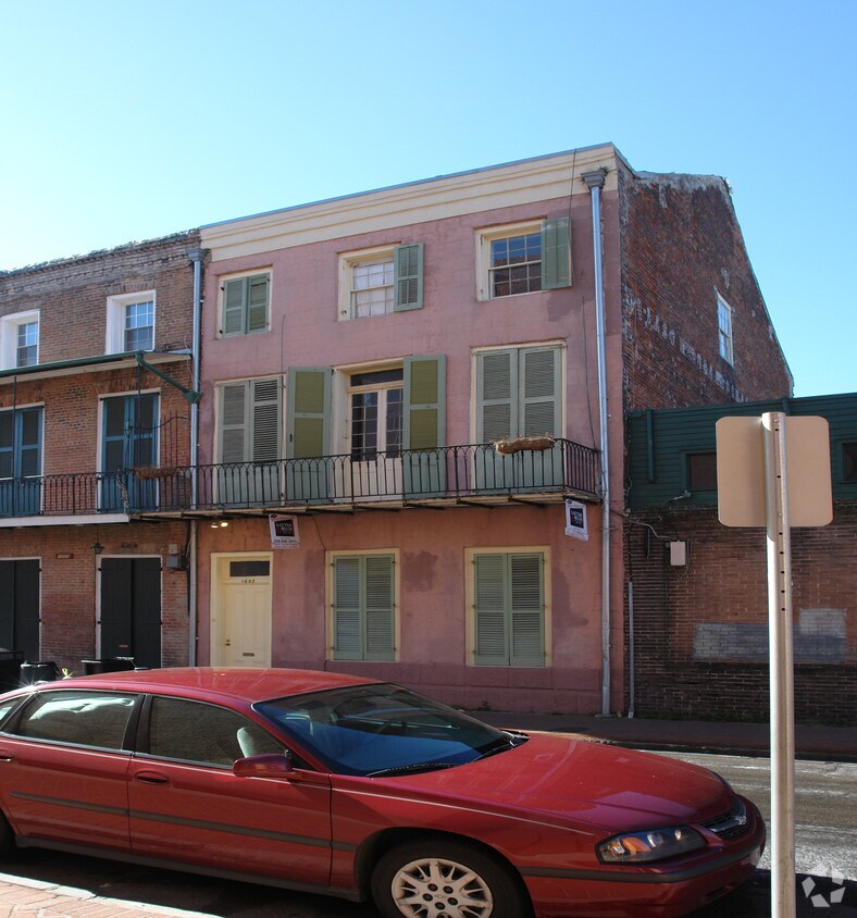 Primary Photo - 1002 Bienville Ave