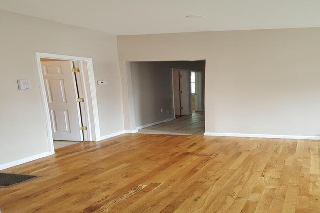 Building Photo - 64 9th Ave