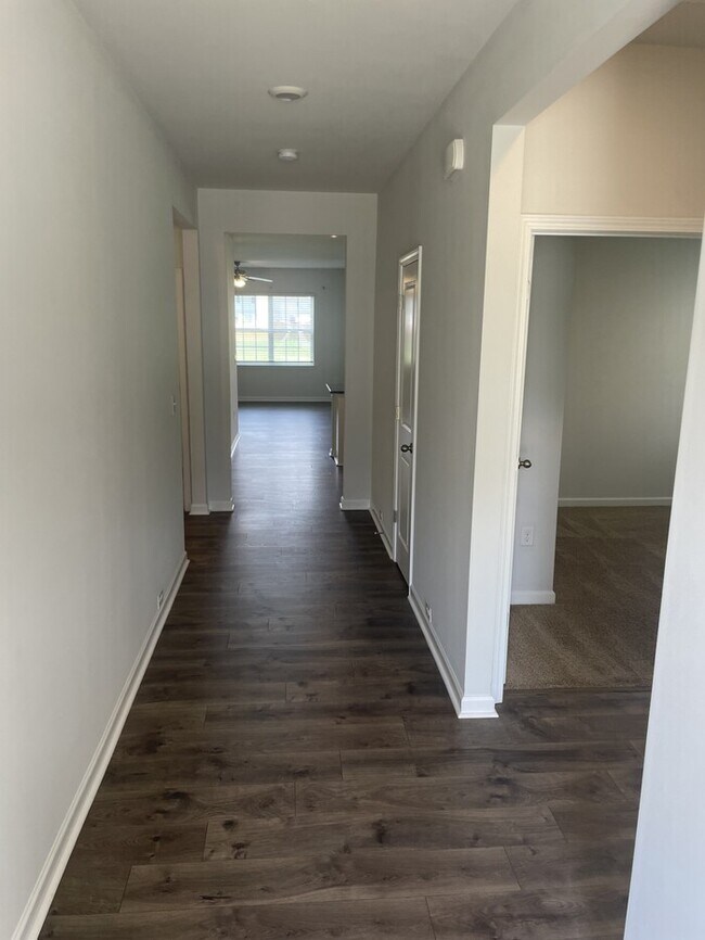 Building Photo - 908 Sea Holly Dr