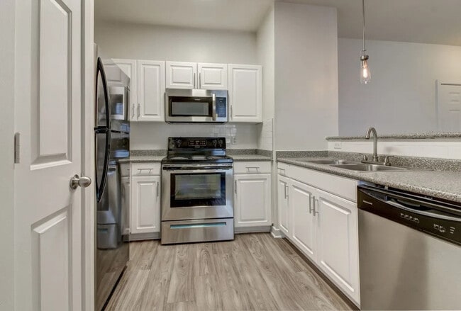 Building Photo - 1485 Tchoupitoulas St