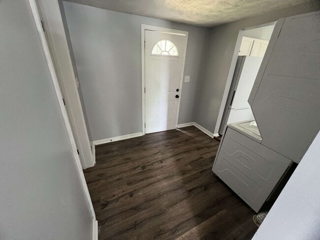 Foto del edificio - 2 Bed | 1 Bath | Spacious Backyard