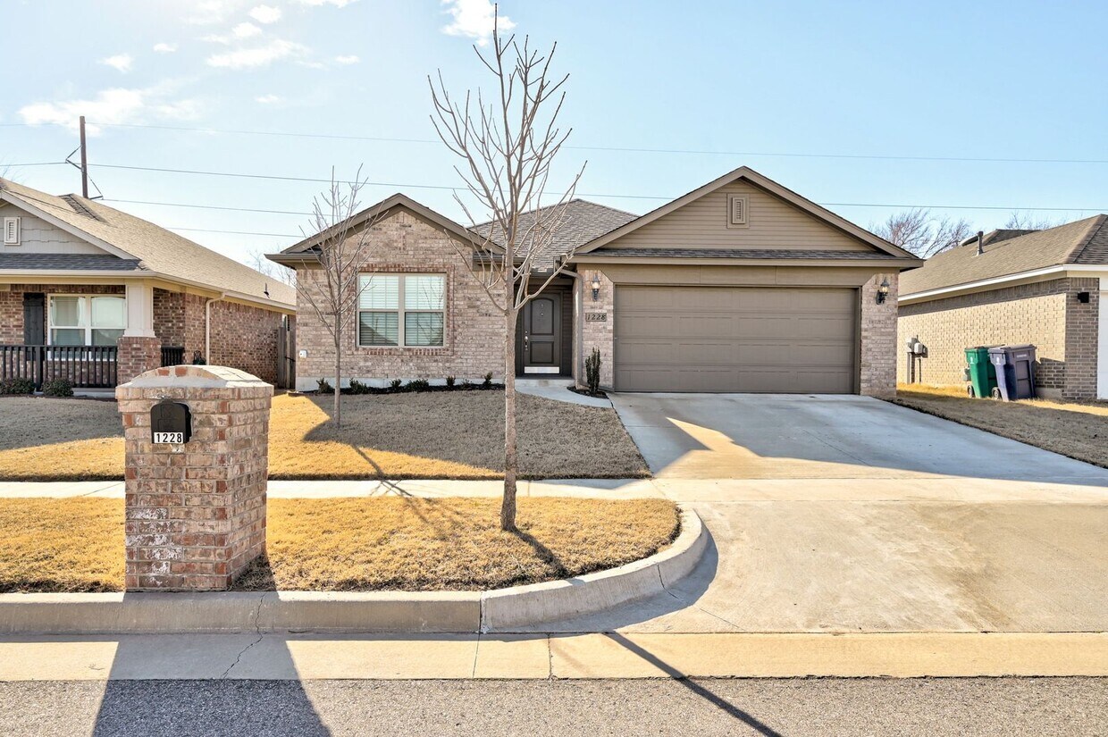 3 Bed 2 Bath in Moore Featherston... House Rental in