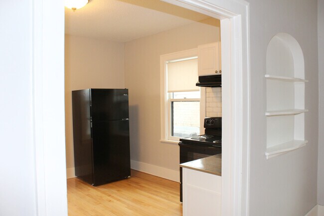 Foto del edificio - 1696 Grand Ave