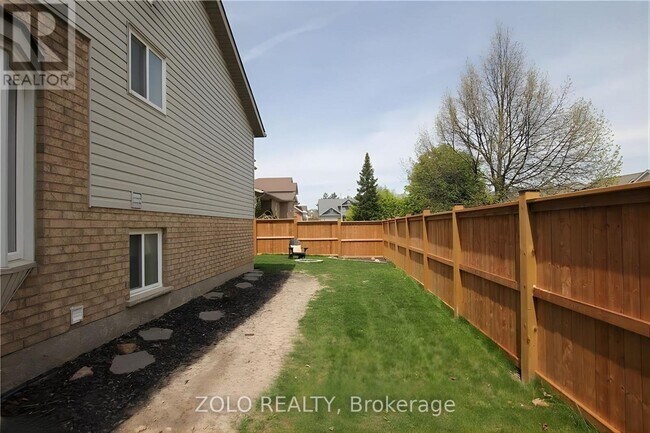 Building Photo - 29 Summers Dr