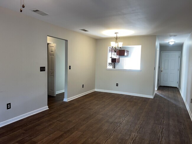 Building Photo - 117 Magnolia Plantation Ct
