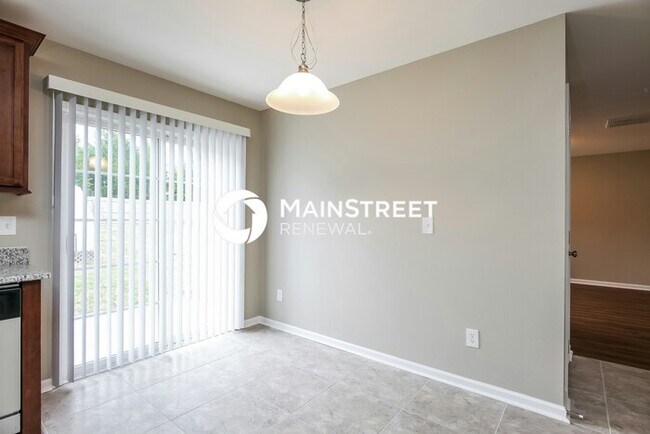 Foto del edificio - 4 Bedroom Pet-Friendly Home in Greensboro, NC with Main Street Renewal