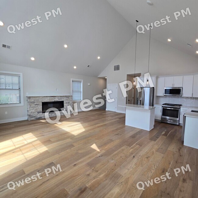 Foto del edificio - 629 Fairview Ave NE