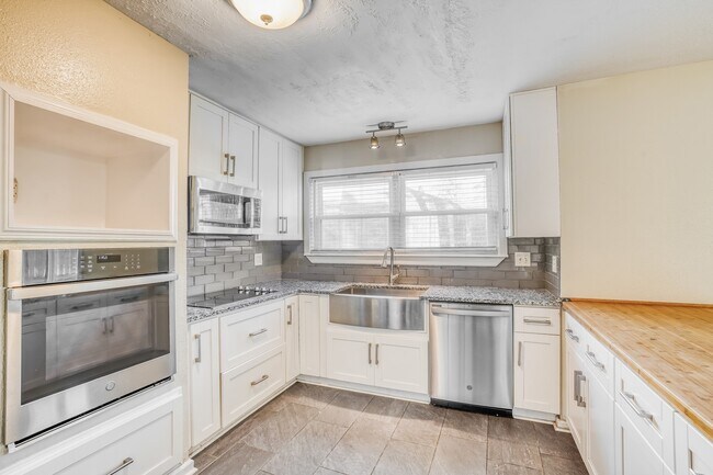 Foto del edificio - 17828 Cluster Ct