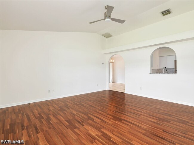 Foto del edificio - 4150 Tarpon Ave