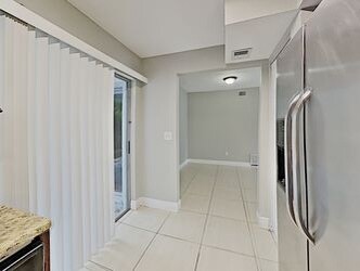 Foto del edificio - 312 S Moss Rd