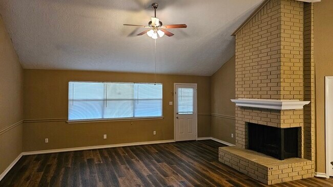 Foto del edificio - 1418 Willersley Ln