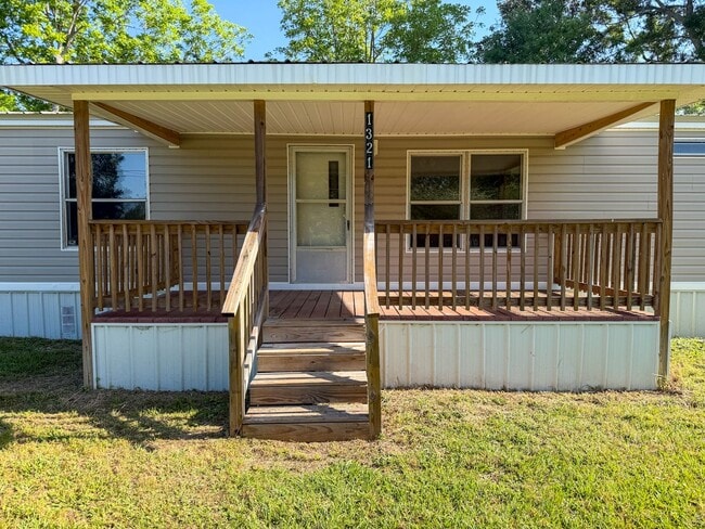 Building Photo - 1321 15th St