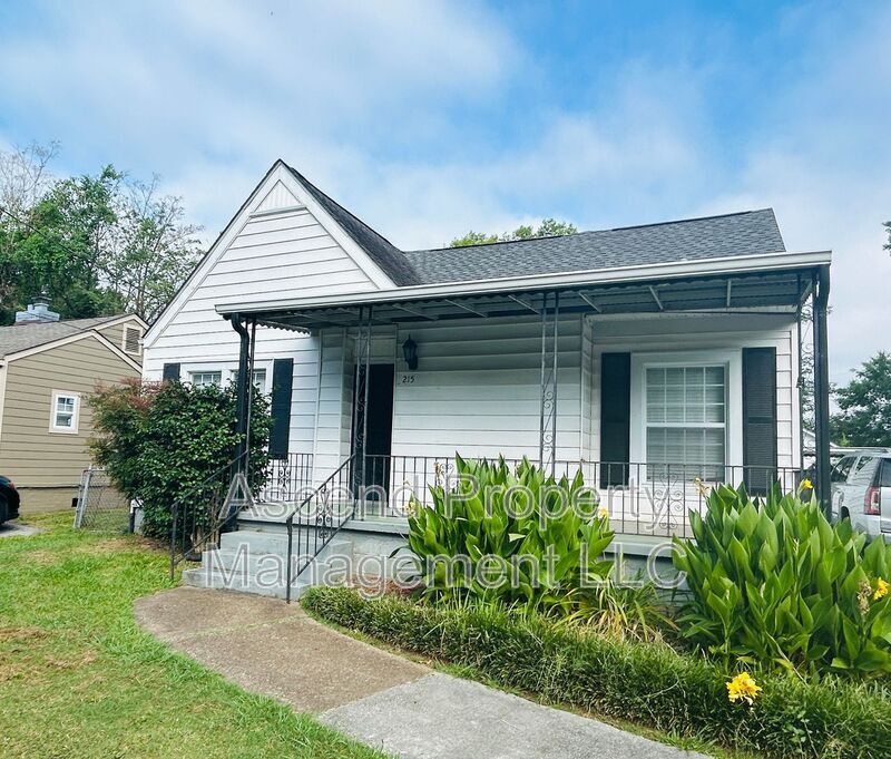 Foto principal - 215 S Moore Rd
