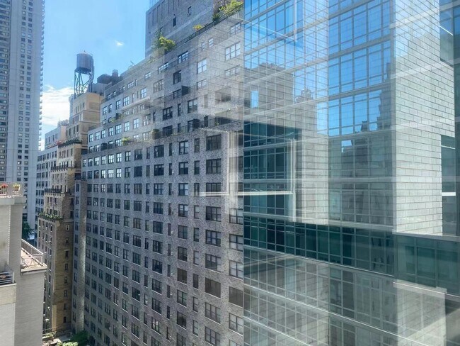 Building Photo - 200 E 58th St