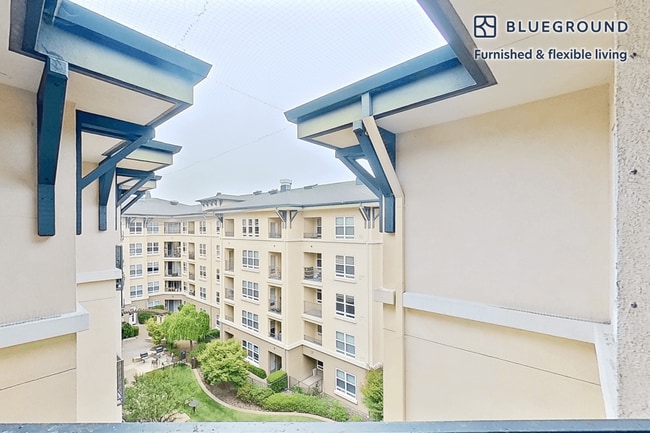 Building Photo - 1099 Admiral Ct