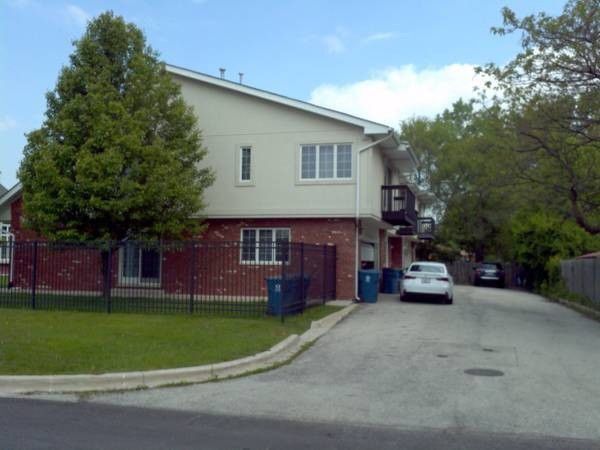 Foto del edificio - 7944 W 102nd St