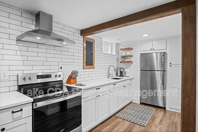 Building Photo - 3870 N Honeysuckle Dr