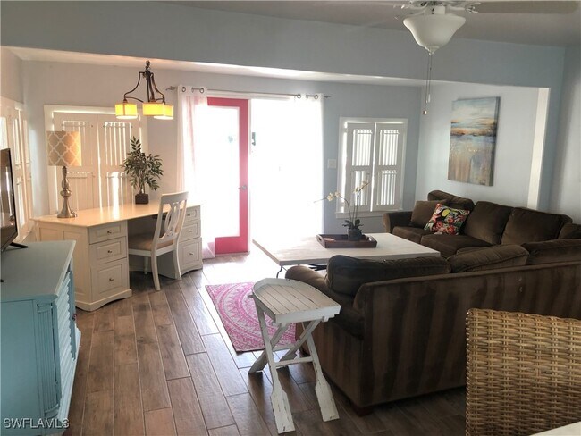 Building Photo - 981 8th Terrace N