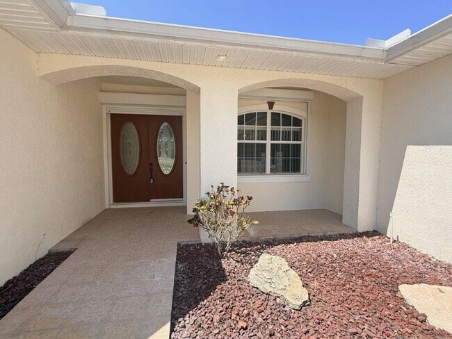 Foto del edificio - 3838 Peacock Dr