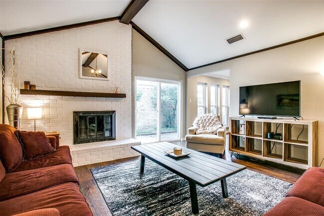 Building Photo - 2212 Placid Dr