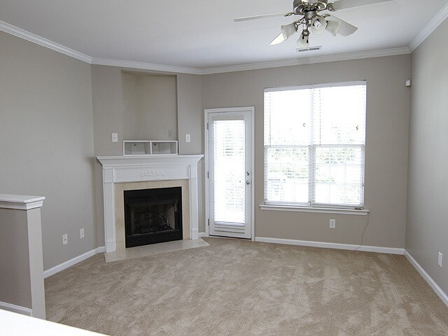 Foto del edificio - Cozy 2-Bedroom NW Raleigh Townhome just of...